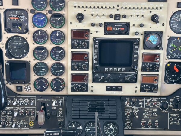 Super King Air 350 Ano 2000 - Image 12