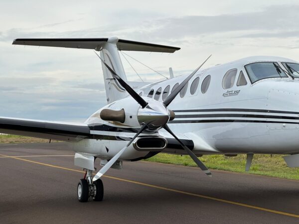 Super King Air 350 Ano 2000 - Image 3