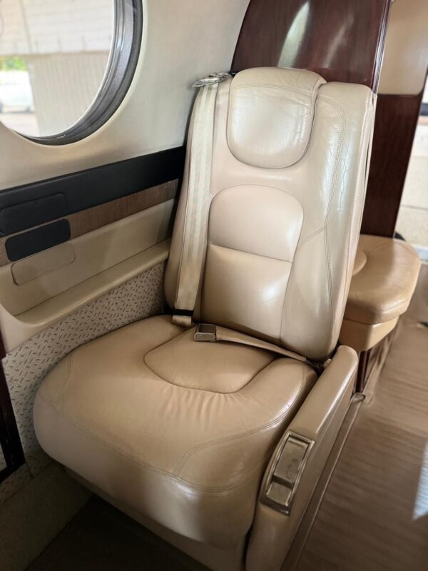 Super King Air 350 Ano 2000 - Image 10