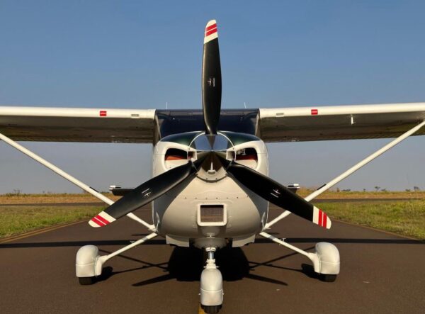 Cessna Skylane Aspirado  C182S  Ano 1998 - Image 3