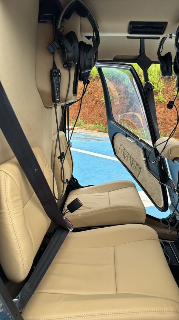 Robinson R44 Raven II  Ano2015 - Image 6